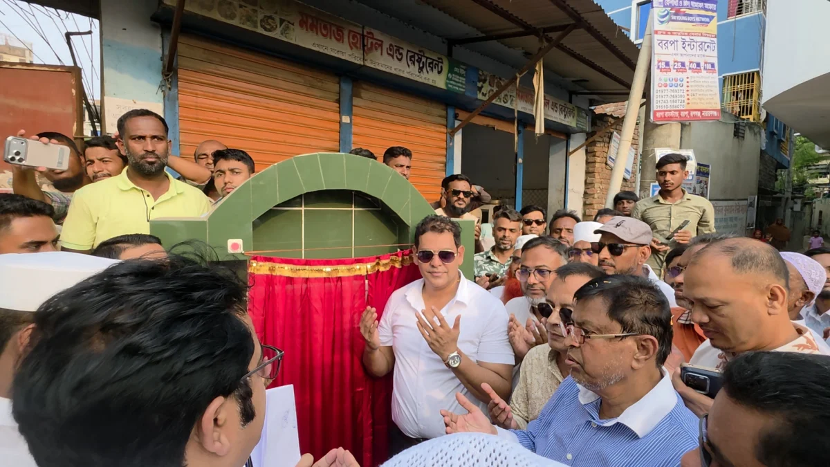 ১৭ বছর উন্নয়নের নামে জনগনের ট্যাক্সের টাকা লুট করেছে ফ্যাস্টিসের সরকার