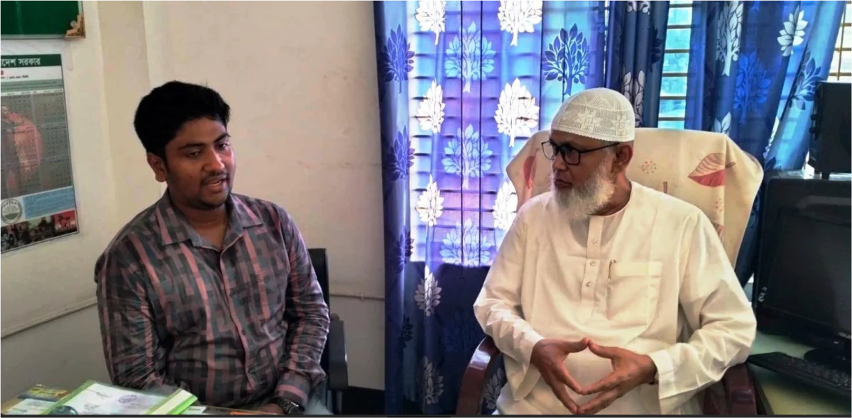 পরিদর্শনে গিয়ে কর্মকর্তার চেয়ারে বসে পড়লেন জামায়াত এমপি