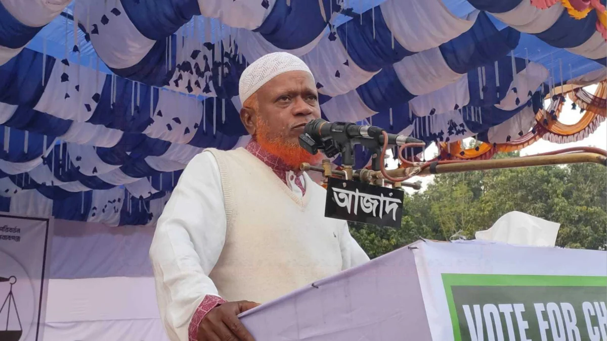 বাস-ট্রেনের অধিক ভাড়া, বাধ্য হয়ে মালবাহী ট্রাকে বাড়ি ফিরছে মানুষ: এমপি বুলবুল