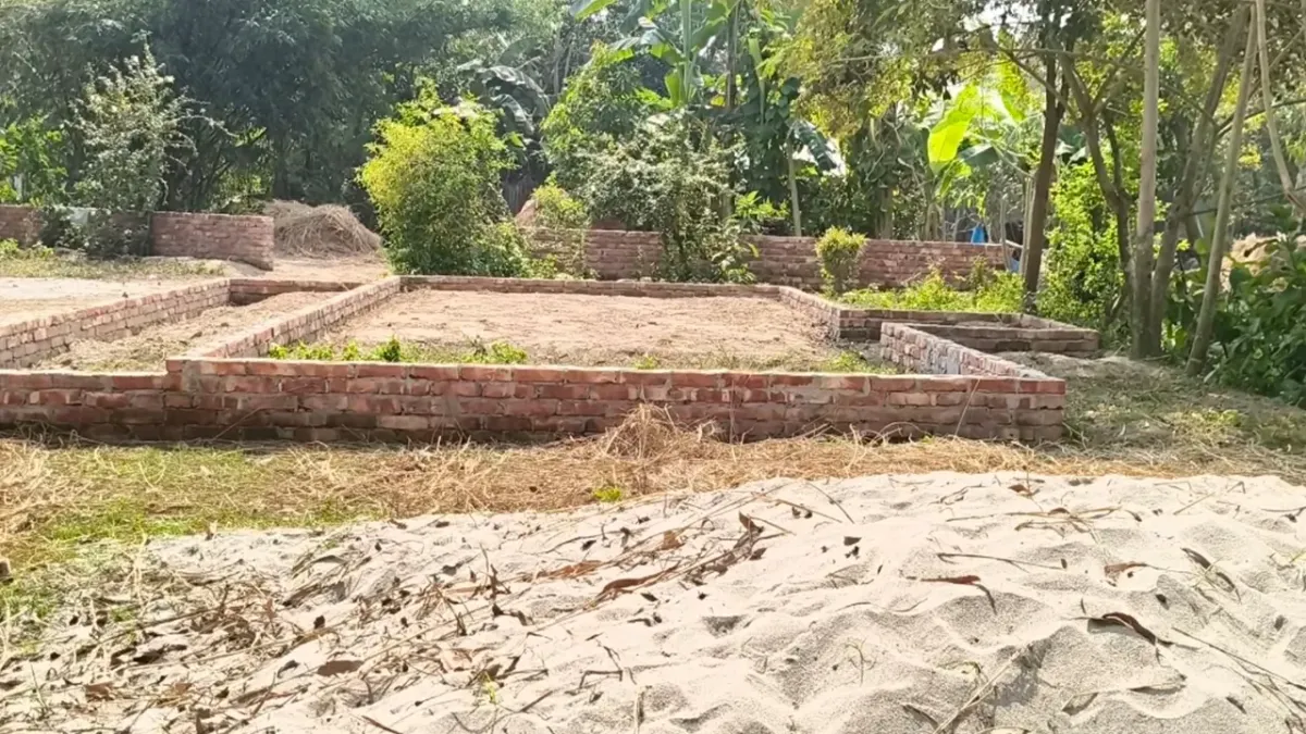 স্বপ্নে তিনতলা মসজিদের ‘নির্দেশ’—সবকিছু বিক্রি করে নির্মাণযুদ্ধে সামিদুল