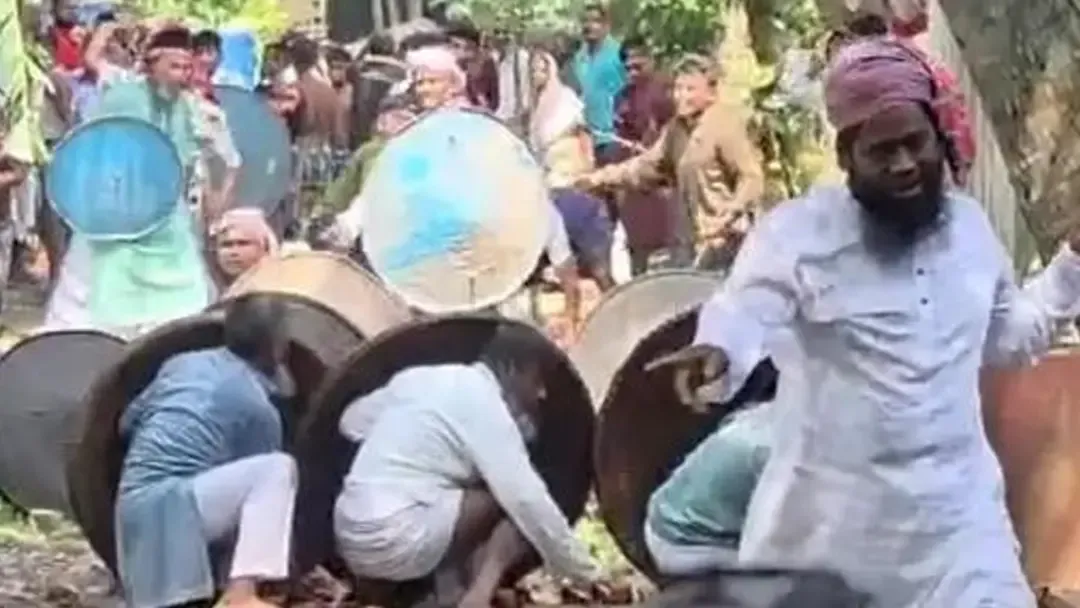 কোরবানির মাংস কোথায় ভাগ হবে—বিতর্কে ঈদের নামাজ বাদ দিয়ে সংঘর্ষ, আহত ২৮