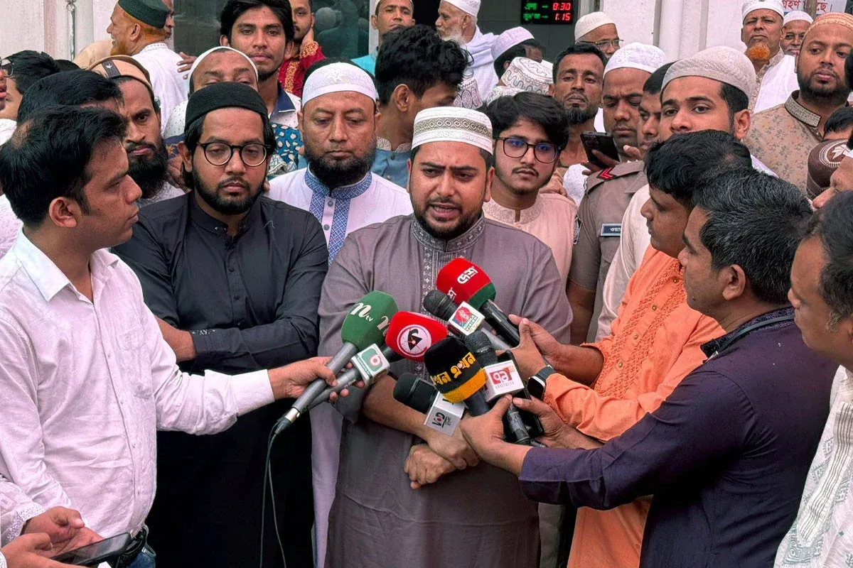 দেশ এখন এক চরম সঙ্কটের মধ্য দিয়ে যাচ্ছে: নাহিদ ইসলাম