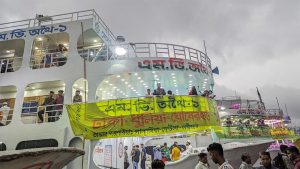 সাময়িক বন্ধ থাকার পর আবারও সদরঘাটে লঞ্চ চলাচল শুরু