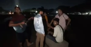 সোহরাওয়ার্দী উদ্যানে গান গেয়ে ৭ মাদকসেবীকে হাতেনাতে ধরল পুলিশ