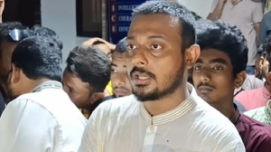 অয়নকে দ্রুত ফেরত দিন তার বাবার পাশে: নাসীরুদ্দীন পাটওয়ারী