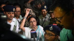 পদত্যাগে মমতার নারাজি ও নজিরবিহীন জেদ ‘জনমতের অবমাননা’