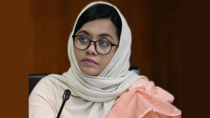 ‘রাতে বাসায় ঢোকার সময় দেখি দুইজন মোটরসাইকেল নিয়ে দাঁড়িয়ে আছে’: মিতু