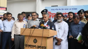 ঈদযাত্রায় রেলে বাড়তি চাপের মধ্যেও শিডিউল বিপর্যয়ের শঙ্কা নেই: রেলমন্ত্রী