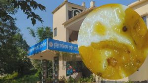 ‎কুবির কেন্দ্রীয় ক্যাফেটেরিয়ার খাবারে পোকা