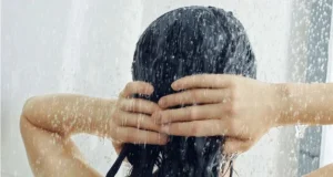 জানেন কী হয় গোসলের পানিতে এক চিমটি লবণ দিলে?