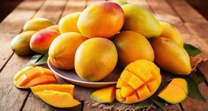 কোন সময়ে আম খাবেন না?