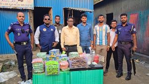অনুমোদনহীন আইসক্রিম কারখানায় মোবাইল কোর্টের অভিযান, ৮০ হাজার টাকা জরিমানা
