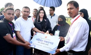শহীদ ওয়াসিমের পরিবারকে ২০ লাখ টাকার সঞ্চয়পত্র দিলেন প্রধানমন্ত্রী