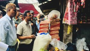 সিগারেটের অতিরিক্ত দাম নেওয়ায় ব্যবসায়ীকে ৫০ হাজার টাকা জরিমানা