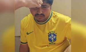 ব্রাজিলের জার্সি গায়ে দিয়ে মসজিদে জুতা চুরি, চুল কেটে দিলো জনতা