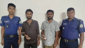 ইয়াবা নিয়ে ছাত্রদল নেতাসহ গ্রেফতার ৪
