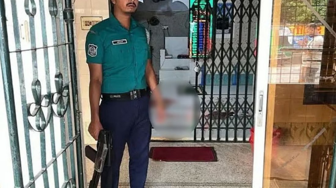 ফজরের নামাজের সময় অস্ত্র নিয়ে মসজিদে ঢুকে মুসল্লিদের গুলি