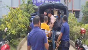 মহাসড়কে নিষিদ্ধ ছাত্রলীগের ঝটিকা মিছিল, ৪৫ জনকে আটকালো স্থনীয়রা
