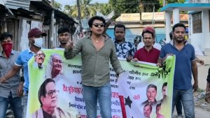 থানা থেকে ৫শ মিটার দূরত্বে নিষিদ্ধ ছাত্রলীগের ঝটিকা মিছিল