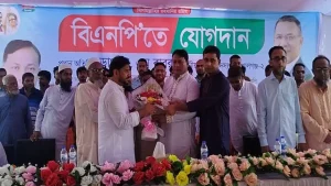 বিএনপিতে যোগ দিলেন গোপালগঞ্জ আওয়ামী লীগের ১২০০ নেতাকর্মী