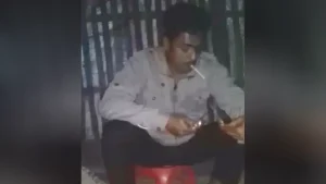 স্বেচ্ছাসেবক দল নেতার ইয়াবা সেবনের ভিডিও ভাইরাল