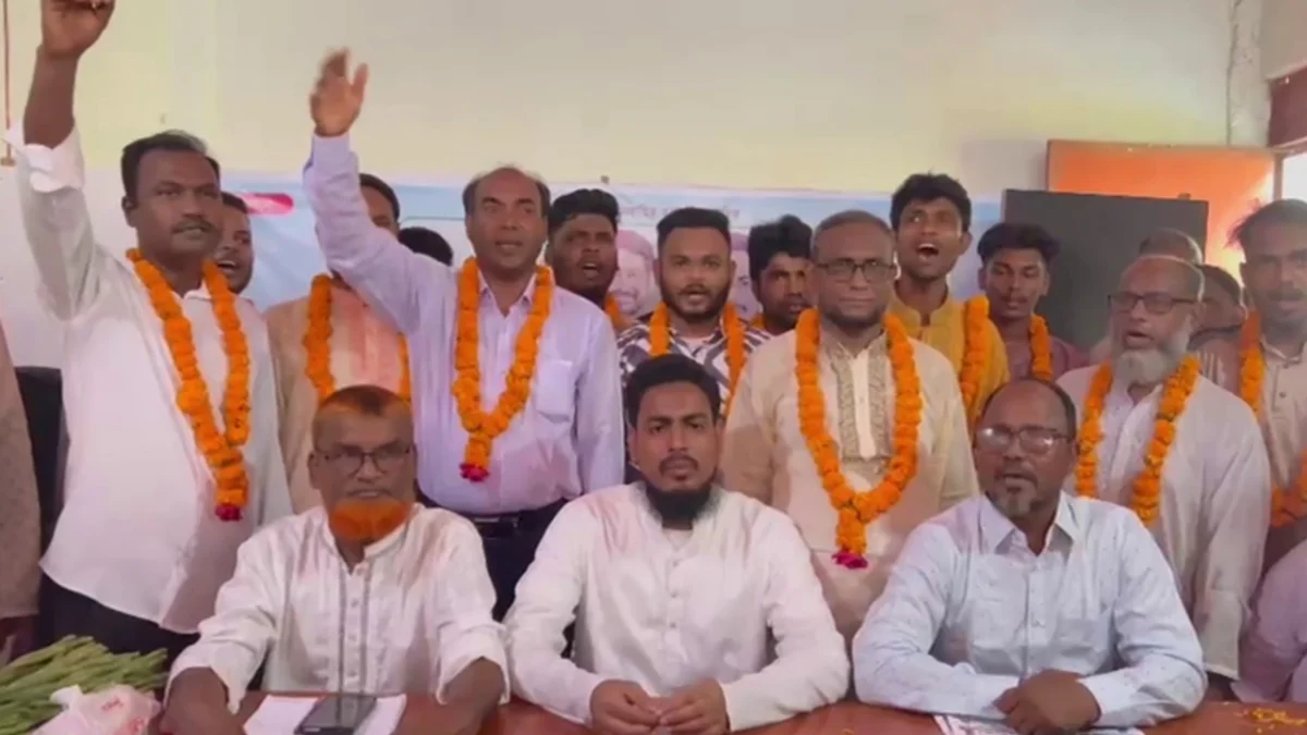 বিএনপির অনেক নেতাকর্মী এনসিপিতে যোগ দিচ্ছে : আখতার হোসেন