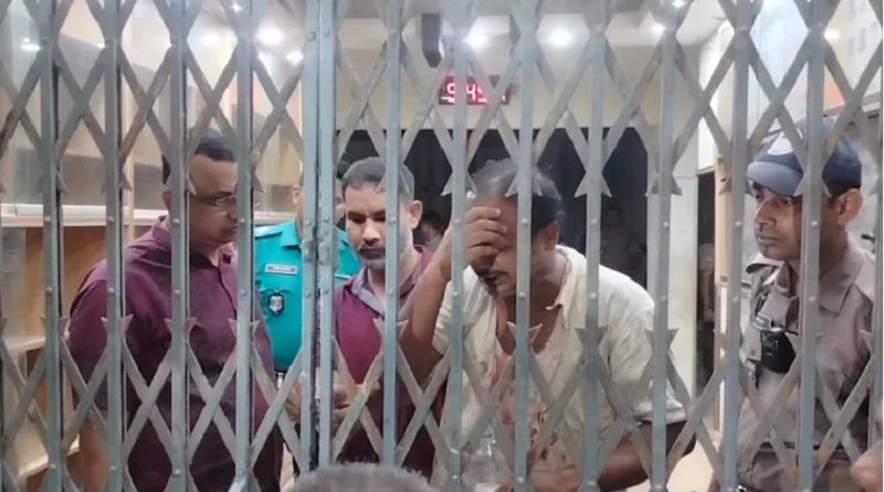 ওসির নেতৃত্বে থানায় স্বেচ্ছাসেবক দল নেতাকে পিটিয়ে রক্তাক্ত