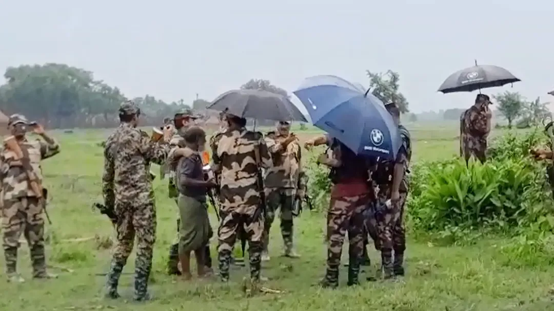আপনারা গুলি করবেন আমরা কি চুরি পরে আছি, আমাদের কি গুলি নাই? :বিএসএফকে হুশিয়ারি বিজিবি সেনার