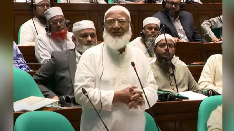 প্রবাসীদের কষ্ট ও ভোগান্তির বর্ণনা দিতে গিয়ে কাঁদলেন জামায়াত আমির