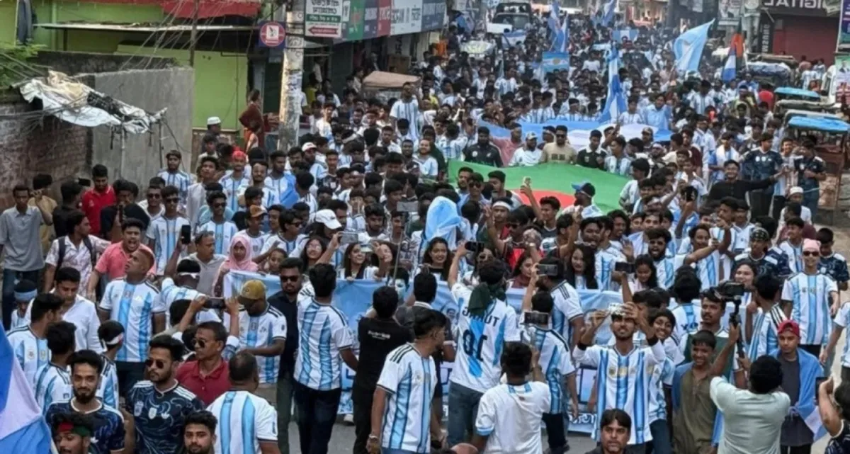 হাজার হাজার আর্জেন্টিনা সমর্থকদের বিশাল আনন্দ শোভাযাত্রা