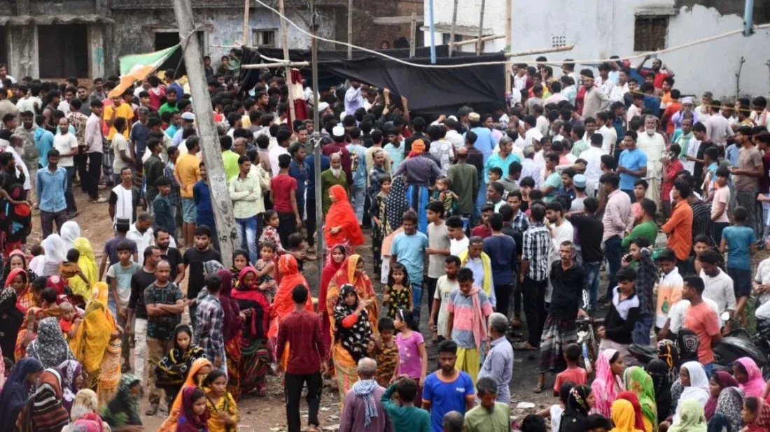 মুখে দাড়ি থাকায় ‘জয় শ্রী রাম’ স্লোগানে বাধ্য, ভারতে মুসলিম ফেরিওয়ালাকে কুড়াল দিয়ে কুপিয়ে হত্যা