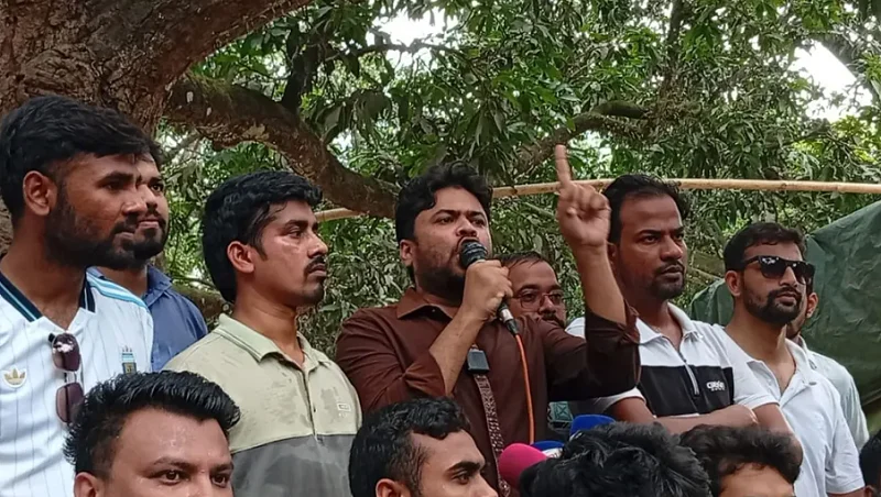 ছাত্রলীগ ধরিয়ে দিলে ১০ হাজার টাকা পুরস্কার ঘোষণা রাবি ছাত্রদলের