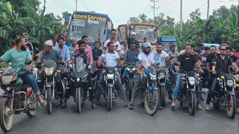 আওয়ামী নাশকতার প্রতিবাদে মহাসড়কে ছাত্রদলের মোটরসাইকেল শোডাউন