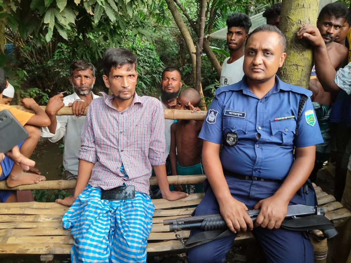কামারখন্দে ইয়াবাসহ কথিত সাংবাদিককে পুলিশে সোপর্দ
