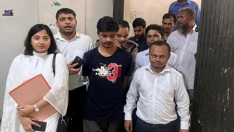 আ. লীগের নিষেধাজ্ঞা তোলার স্লোগান, গ্রেপ্তার ৫ জন রিমান্ডে