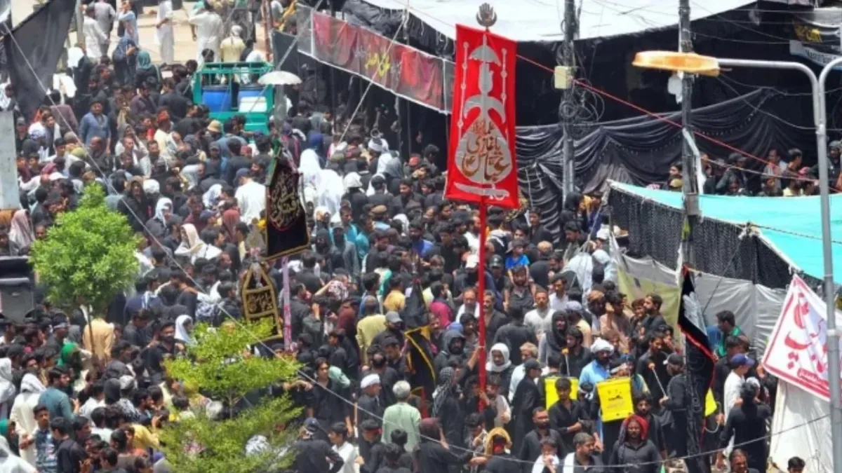 পাকিস্তানে পালিত হচ্ছে পবিত্র আশুরা