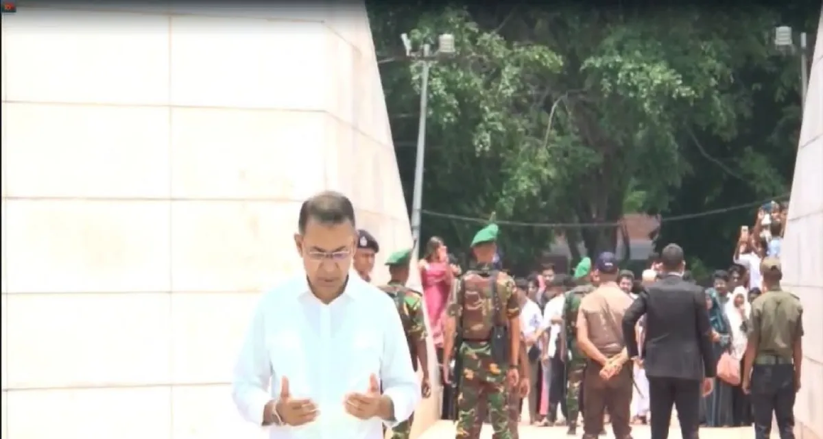 বিদেশ সফর সফলভাবে সম্পন্ন করে দেশে ফিরেই প্রধানমন্ত্রীর বাবা-মায়ের কবর জিয়ারত