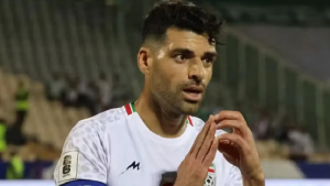 ইরানি অধিনায়ককে বিমানবন্দরে আটকে দিল যুক্তরাষ্ট্র