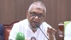 শ্রমবাজার সিন্ডিকেটমুক্ত না করতে পারলে চলে যাব: প্রবাসী কল্যাণমন্ত্রী