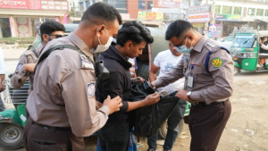 আওয়ামী লীগের প্রতিষ্ঠাবার্ষিকী ঘিরে রাজধানীতে বিশেষ নিরাপত্তা, থাকবে ১৮ হাজার পুলিশ
