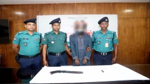 চট্টগ্রামে এলজি, কার্তুজ ও মোটরসাইকেলসহ অস্ত্রধারী গ্রেপ্তার