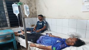 ওসির সামনে দুই সাংবাদিকের ওপর কৃষকদল নেতার হামলার অভিযোগ