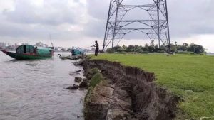 অবৈধ বালু উত্তোলনে হুমকির মুখে আশুগঞ্জের চর সোনারামপুর, ঝুঁকিতে জাতীয় গ্রিড লাইন ও বিদ্যুৎকেন্দ্র