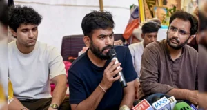 শিক্ষামন্ত্রীর পদত্যাগের পরও দুই দাবিতে আন্দোলন চালিয়ে যাওয়ার ঘোষণা ককরোচ পার্টির