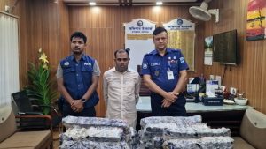 রূপগঞ্জে ১,১০৭ বোতল স্ক্যাপ সিরাপ উদ্ধার, মাদক কারবারি গ্রেপ্তার