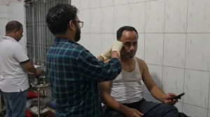 বালু ব্যবসায়ীর কানে বিএনপি নেতার কামড়
