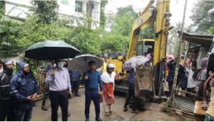 রাজশাহী শহর রক্ষা বাঁধে অবৈধ দখল উচ্ছেদ