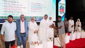 রাজশাহী জেলা পরিষদ কর্তৃক এককালীন শিক্ষাবৃত্তির চেক বিতরণ