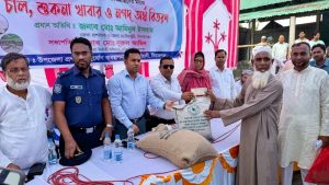 যমুনার ভাঙনে ক্ষতিগ্রস্তদের মাঝে ত্রাণ বিতরণ করলেন জেলা প্রশাসক
