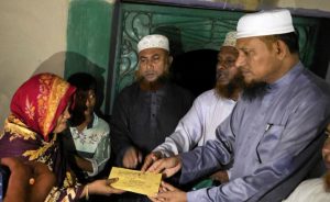 অতিবৃষ্টিতে নিহত মালেকের পরিবারে জেলা জামায়াতের আর্থিক সহায়তা